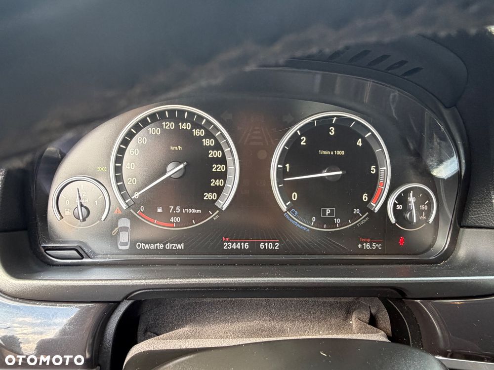 BMW Seria 5 530d xDrive - 12