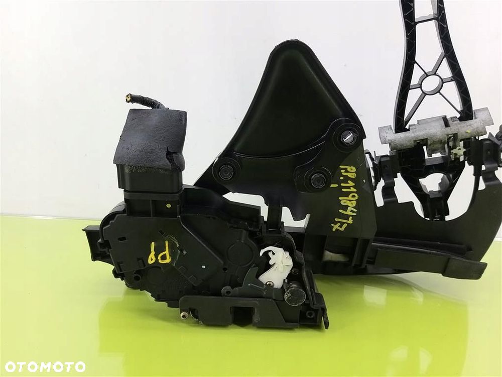Zamek drzwi przód prawy Volvo V50 2004-2012 99277130663577 30699157 6PIN - 4
