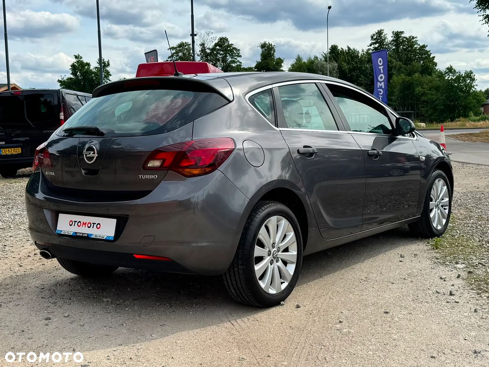 Opel Astra 1.4 Turbo - 11