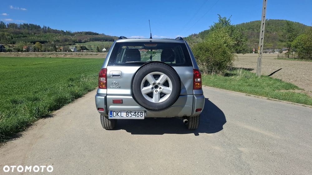 Toyota RAV4 2.0 D-4D 4x4 - 4