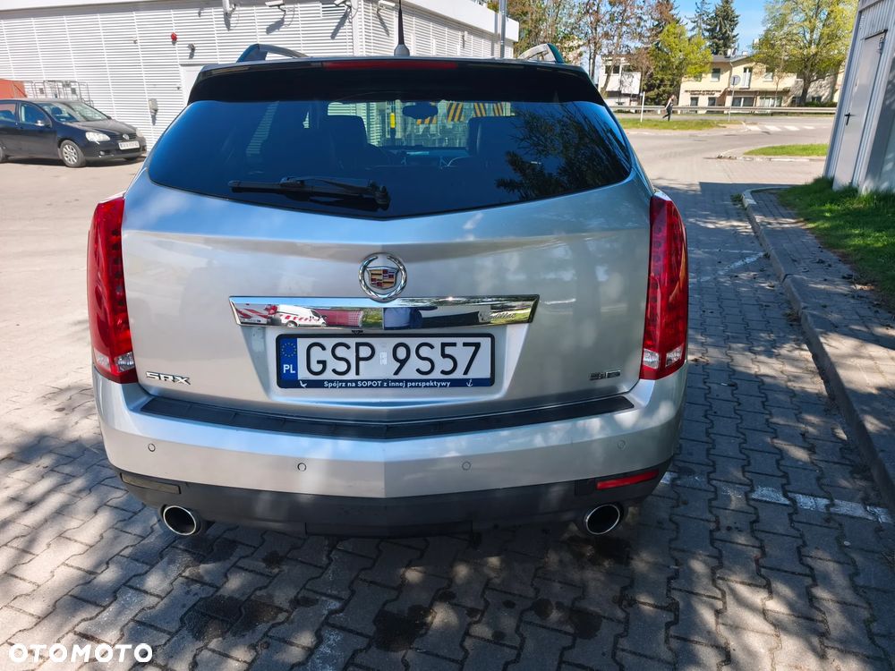 Cadillac SRX - 16