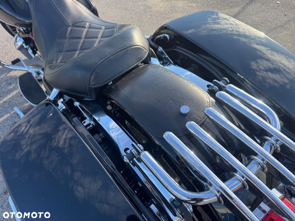 Harley-Davidson Touring Road King - 19
