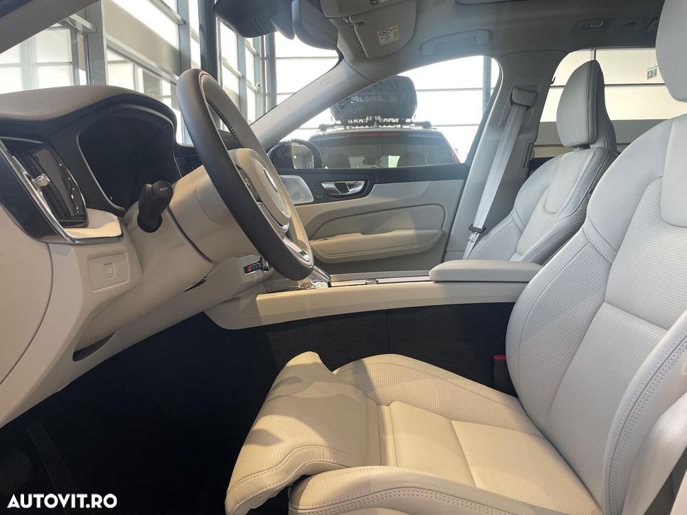 Volvo XC 60 B5 B AWD Ultimate Dark - 11