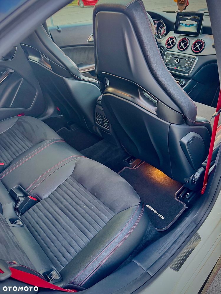 Mercedes-Benz CLA 45 AMG 4-Matic - 7
