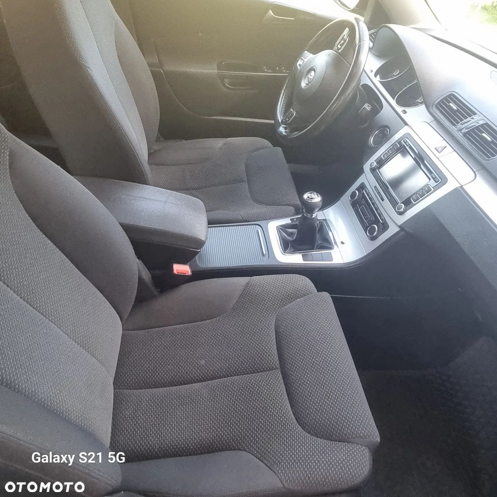 Volkswagen Passat 2.0 TDI Comfortline - 10