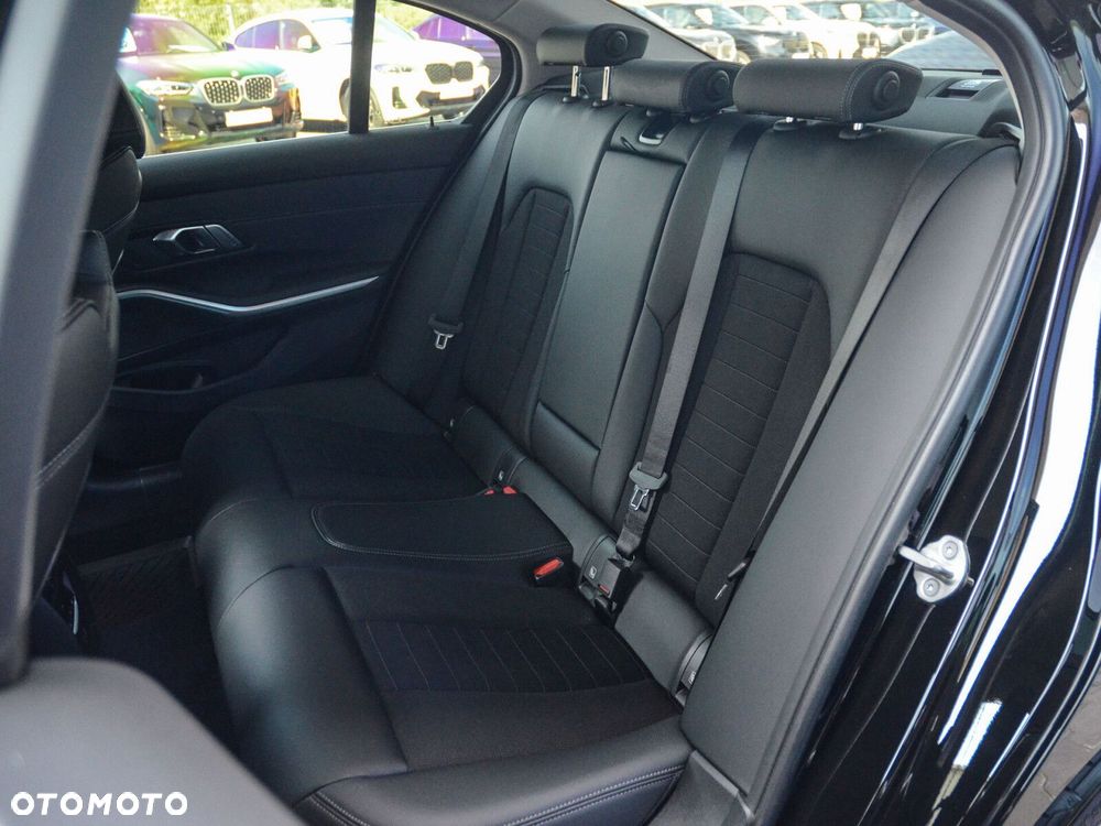 BMW Seria 3 318i - 34