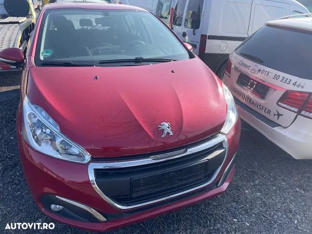 Dezmembrez Peugeot 208 an 2018 1.2 Benzina Euro 6 Pure tech - 1