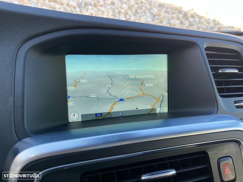 Volvo V60 D6 Plug-In-Hybrid AWD Geartronic Summum - 34