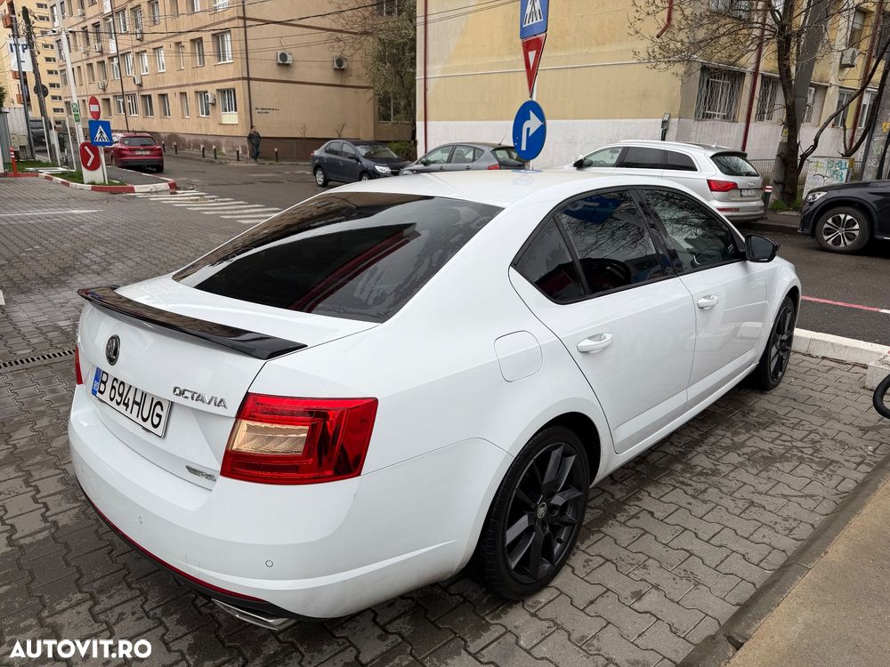 Skoda Octavia 2.0 TDI DSG RS - 5