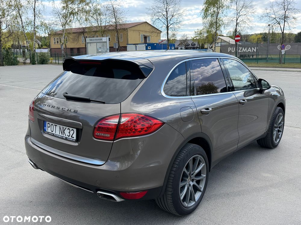 Porsche Cayenne - 4