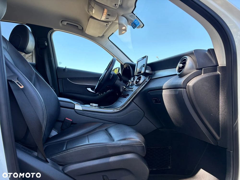 Mercedes-Benz GLC 220 d 4Matic 9G-TRONIC - 28