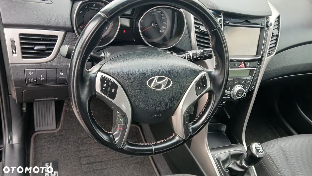 Hyundai i30 blue 1.6 GDI Style - 11