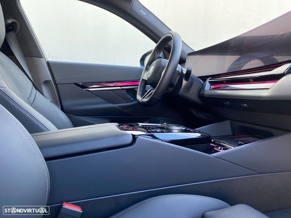BMW i5 eDrive40 Pack Desportivo M - 14