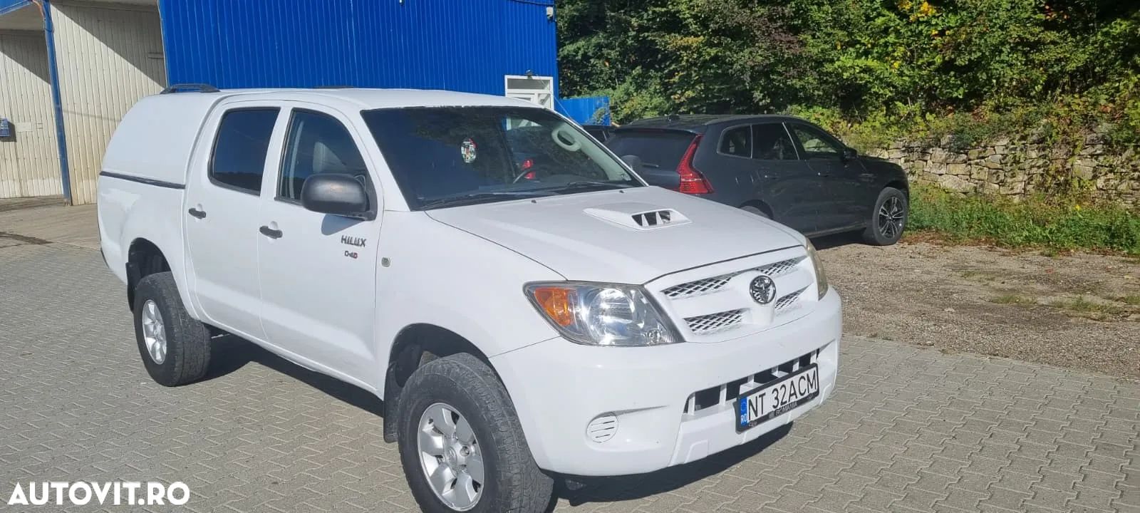 Toyota Hilux 4x4 Double Cab - 1
