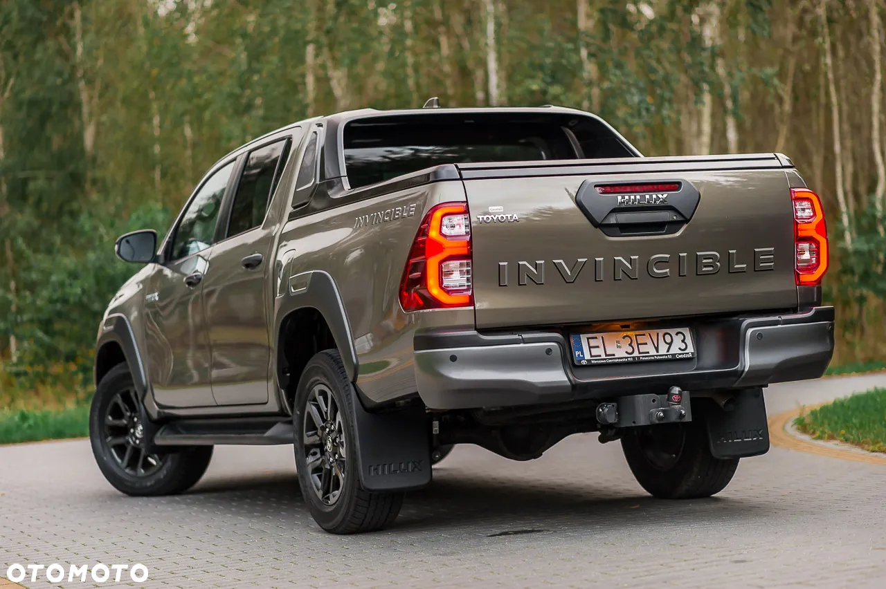 Toyota Hilux 2.8 D-4D Double Cab Invincible Sport 4x4 - 12