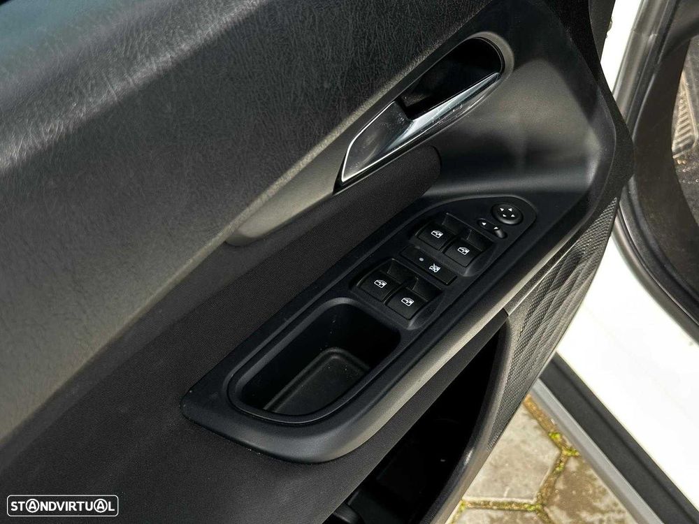 Fiat Tipo Station Wagon Cross 1.0 GSE T3 Cross - 17