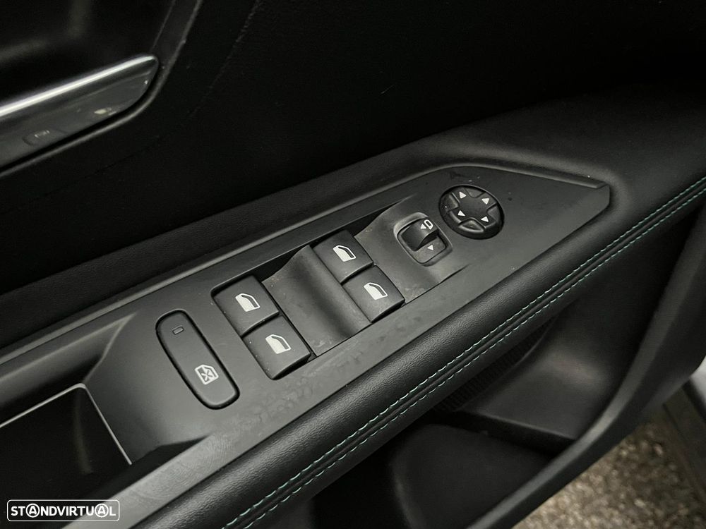 Peugeot 3008 1.5 BlueHDi Allure EAT8 - 22