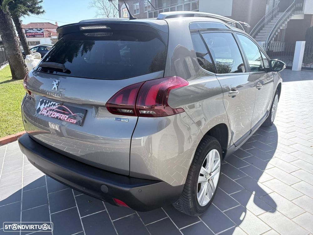 Peugeot 2008 1.2 PureTech Style - 16