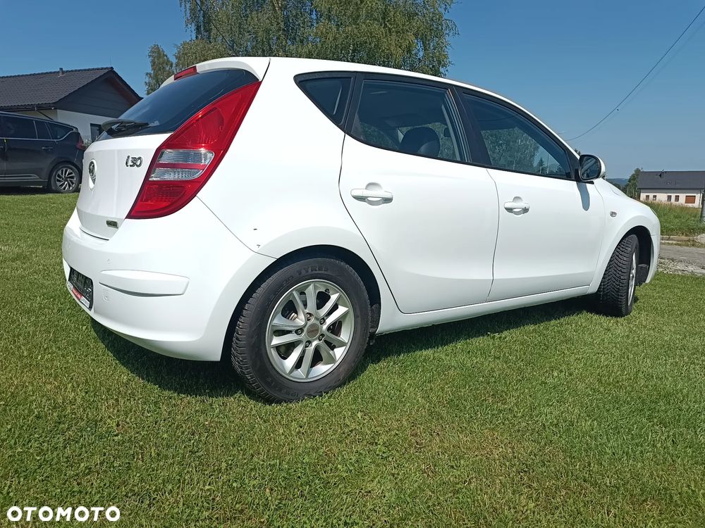 Hyundai i30 2.0 Premium - 21