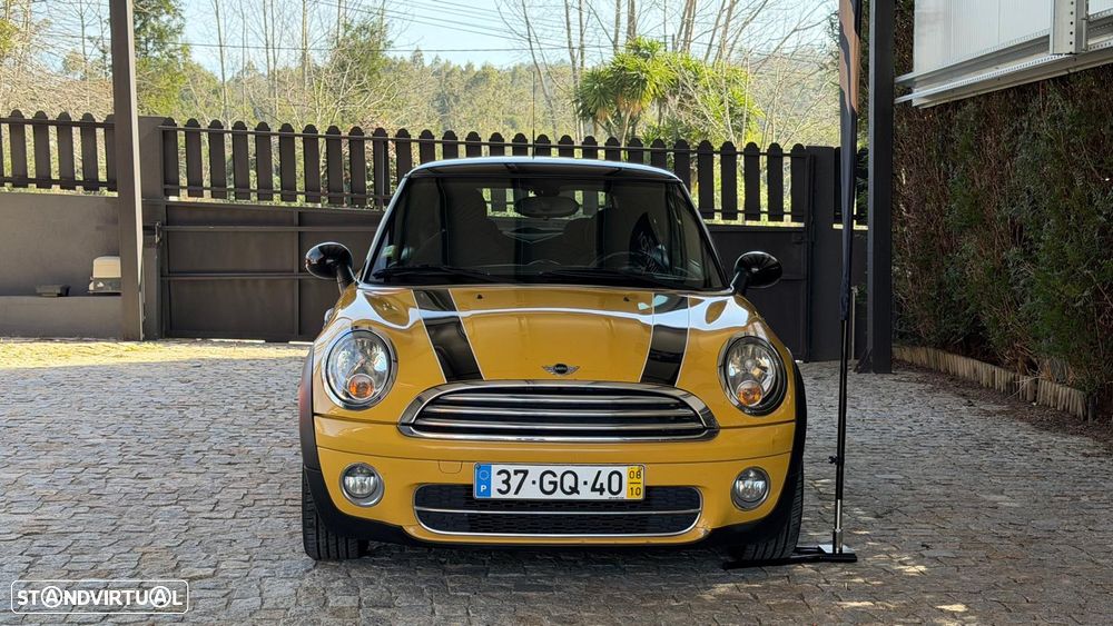 MINI 3 Portas Cooper D Auto - 2