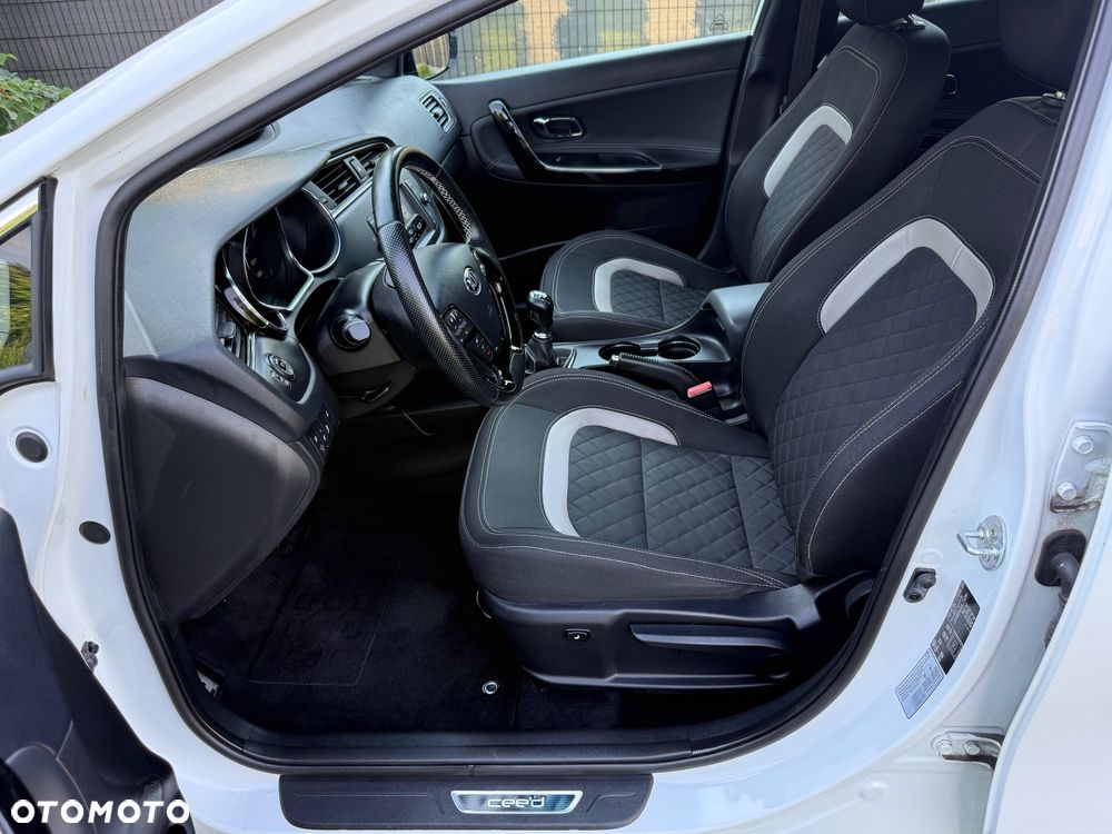 Kia Ceed 1.6 CRDi 136 ISG GT Line - 14