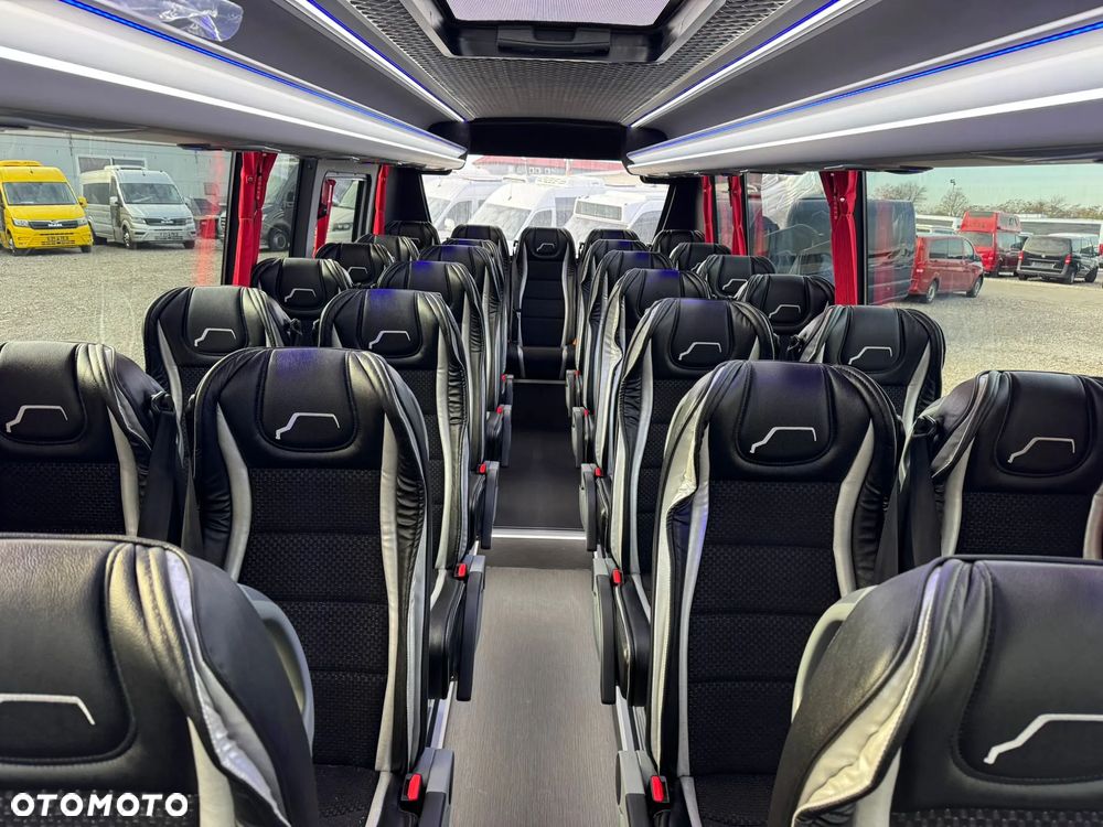 Mercedes-Benz Sprinter 519 - 12