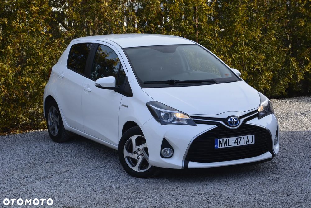 Toyota Yaris Hybrid 100 Dynamic - 13
