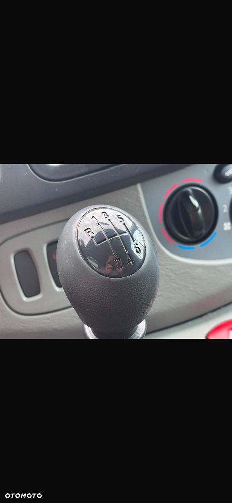Opel Vivaro - 11