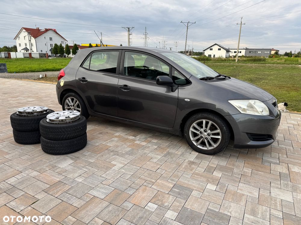 Toyota Auris 1.4 D-4D Luna - 2