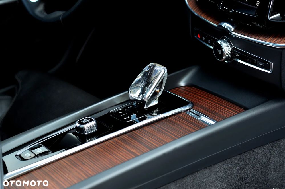 Volvo XC 60 B4 D Ultimate Dark - 33
