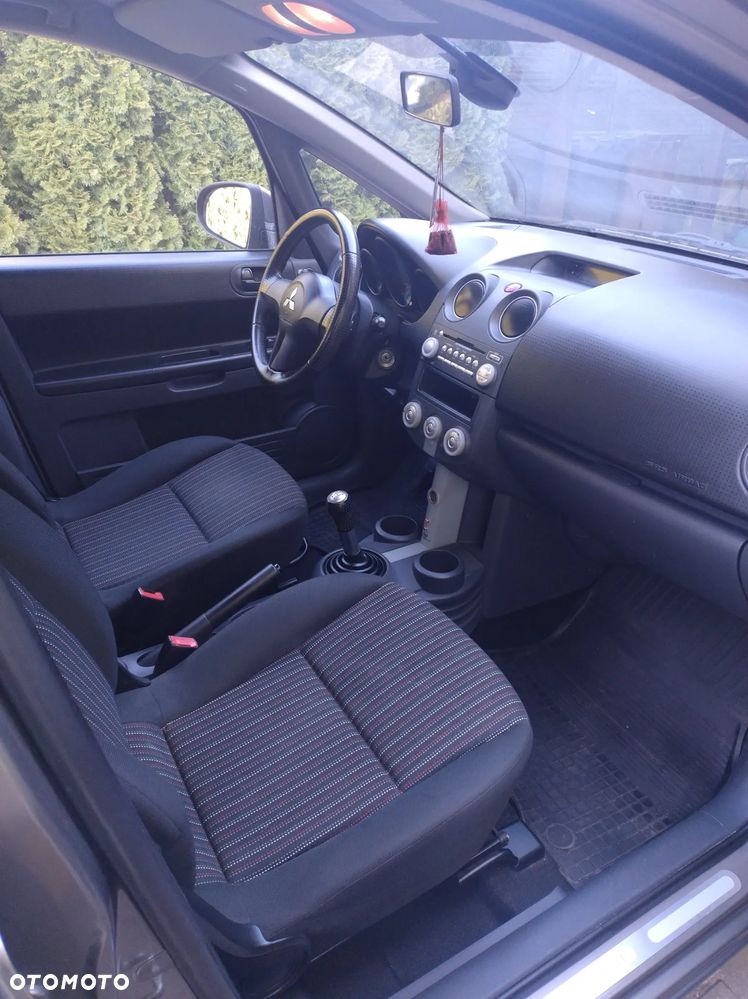 Mitsubishi Colt 1.3 30 Jahre - 9