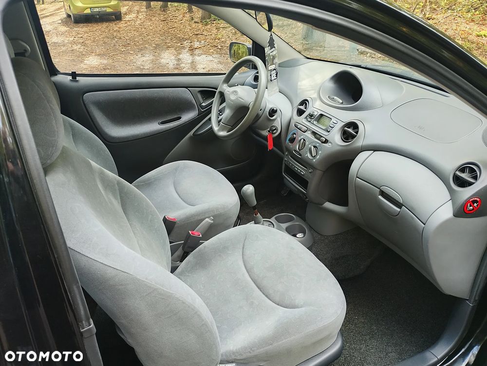 Toyota Yaris - 8