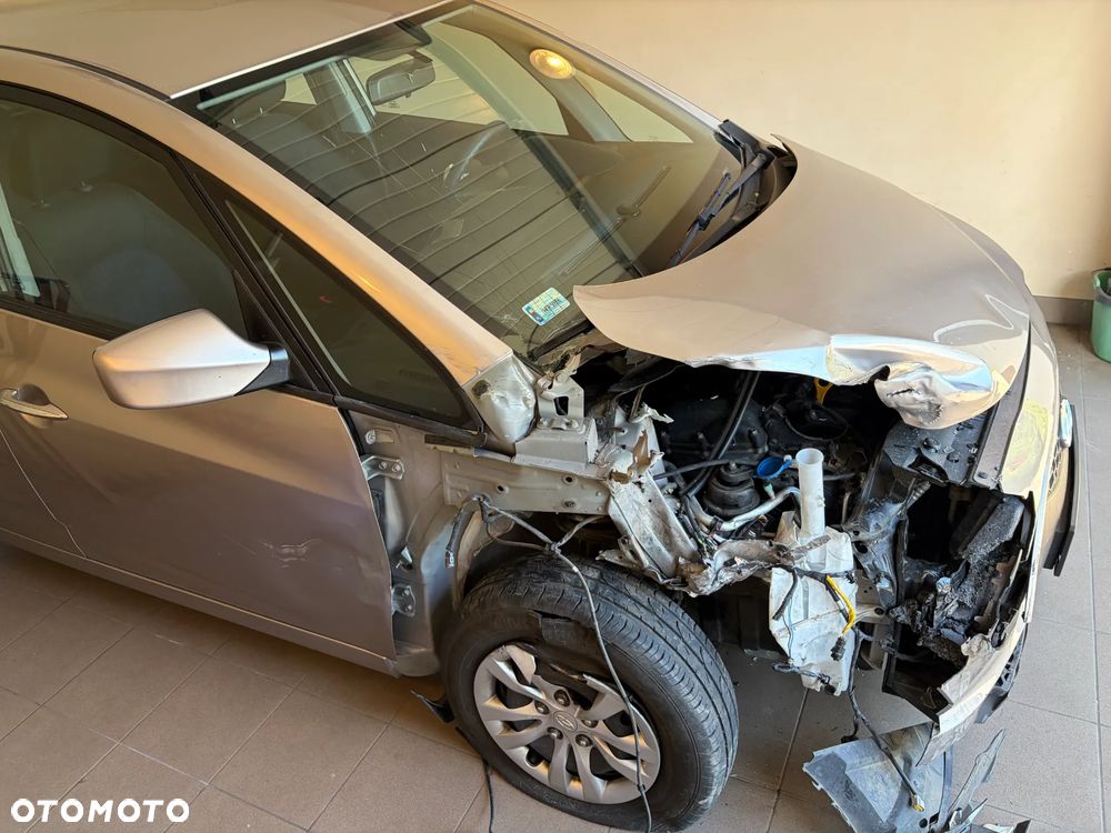 Hyundai ix20 - 12