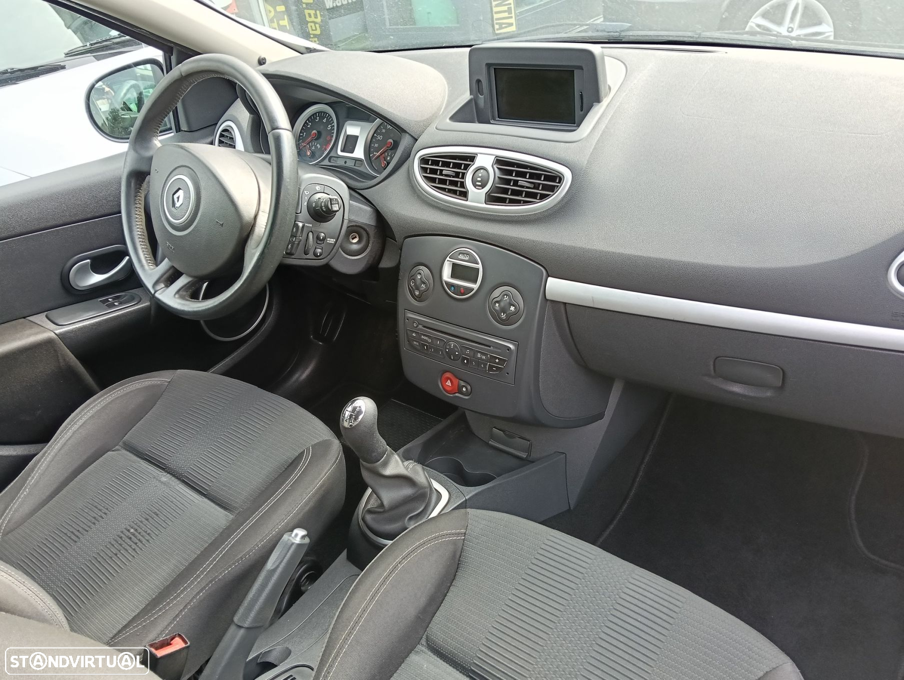 Renault Clio 1.2 TCE Dynamique S - 16