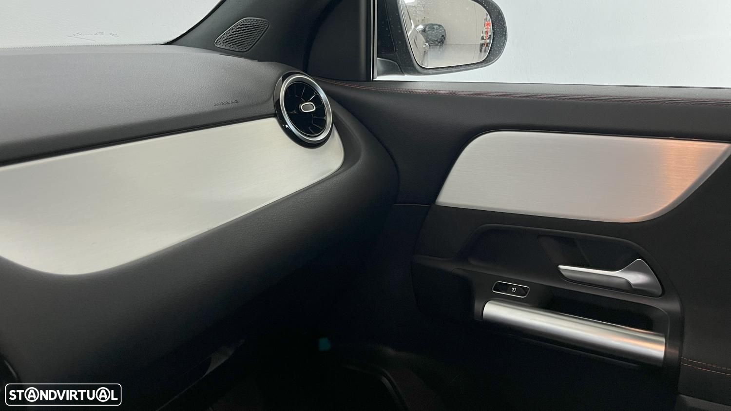 Mercedes-Benz GLA 180 d AMG Line - 11