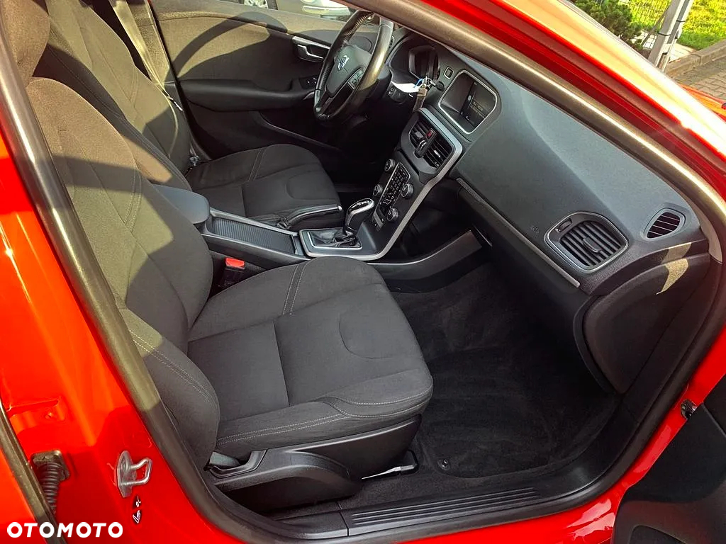 Volvo V40 - 18
