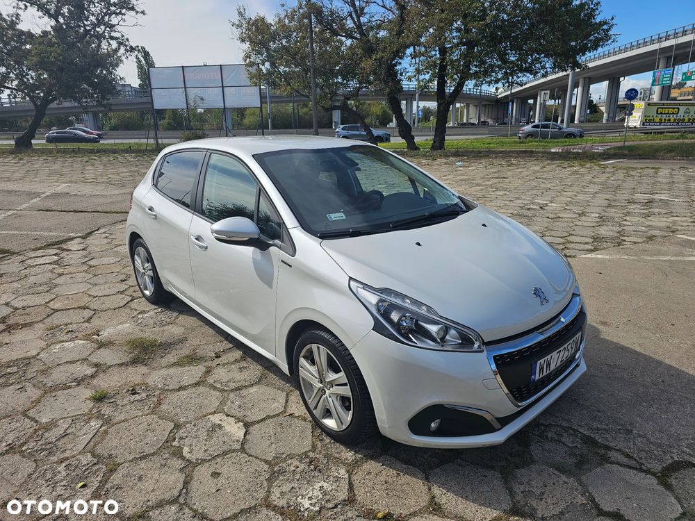 Peugeot 208 1.2 PureTech GPF Signature S&S - 4