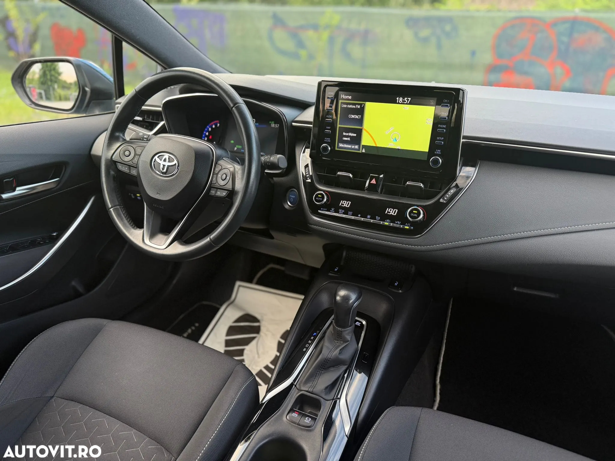 Toyota Corolla 1.8 HSD Dynamic GR Sport - 23