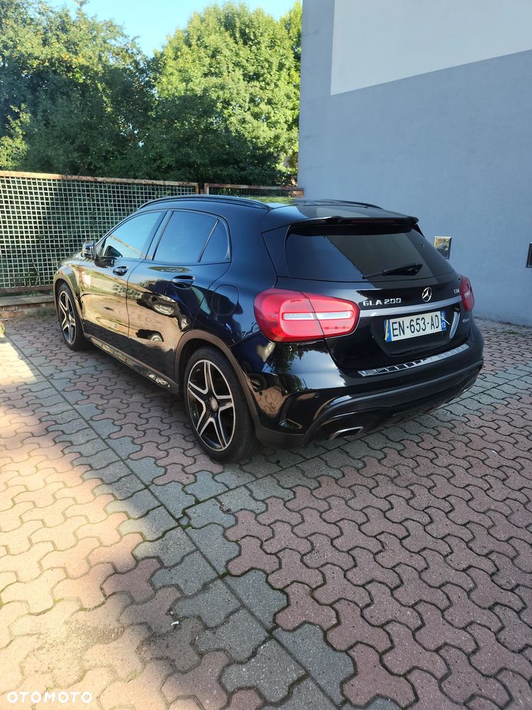 Mercedes-Benz GLA 200 (CDI) d 4Matic 7G-DCT AMG Line - 3