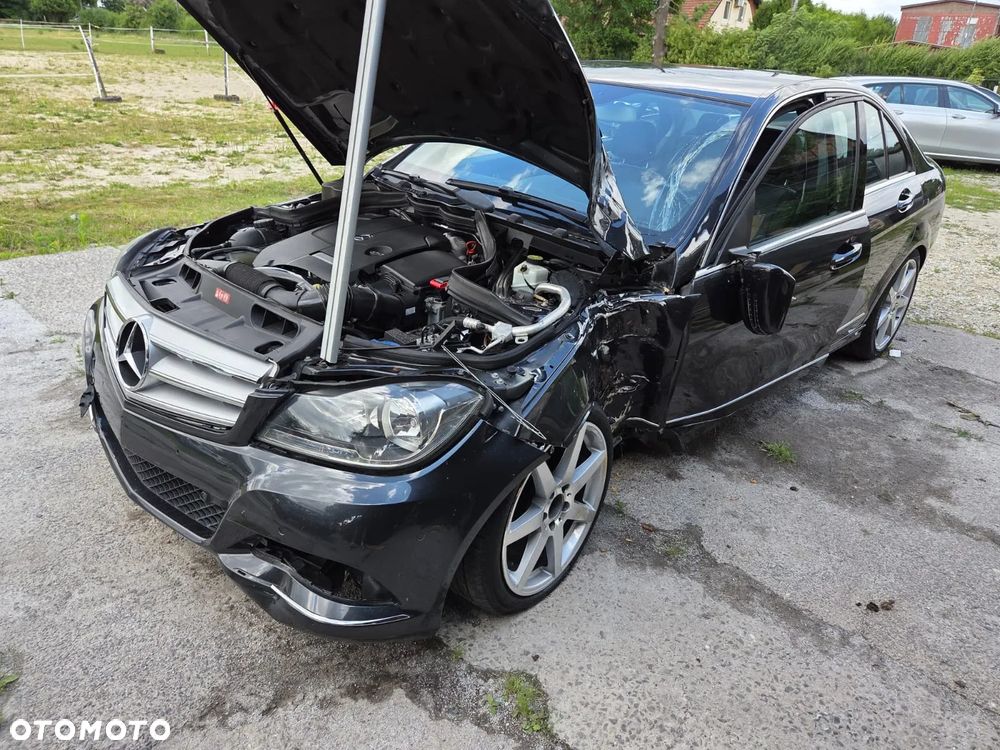 Mercedes-Benz Klasa C 180 (BlueEFFICIENCY) Avantgarde - 13
