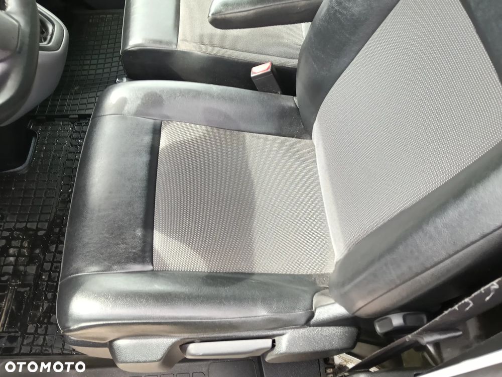 Opel Vivaro - 19