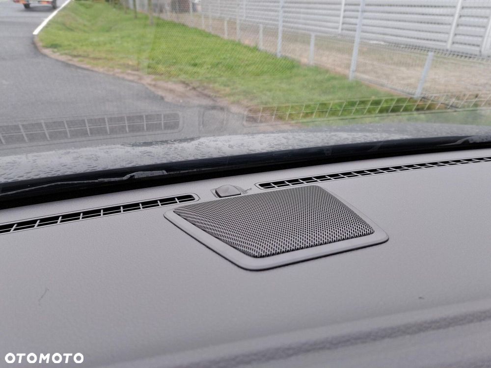 Volkswagen Nowa Caravelle Style silnik: 2,0 l TDI 170 KM /  8-biegowa automatyczna 4MOTION rozstaw osi: 3500 mm - 34