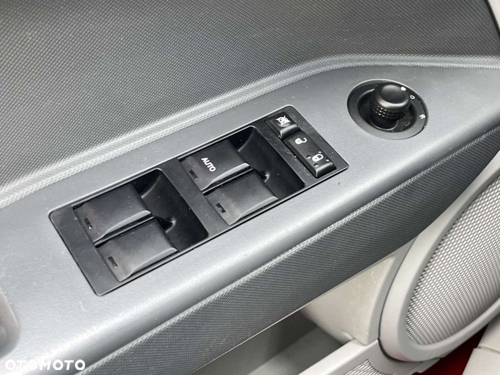 Dodge Caliber - 15