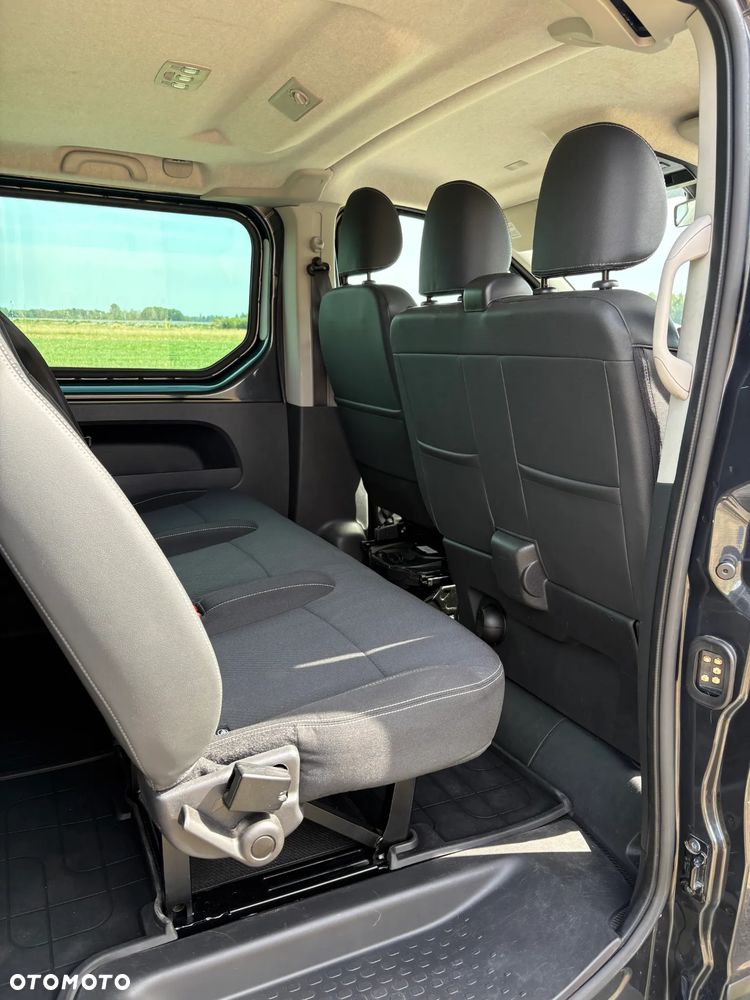 Renault Trafic 2.0 dCi - 11