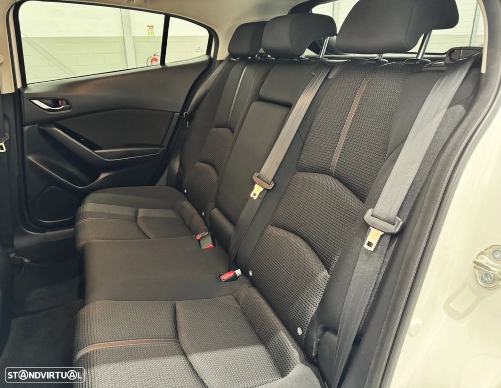 Mazda 3 1.5 Sky-G Evolve HS - 23