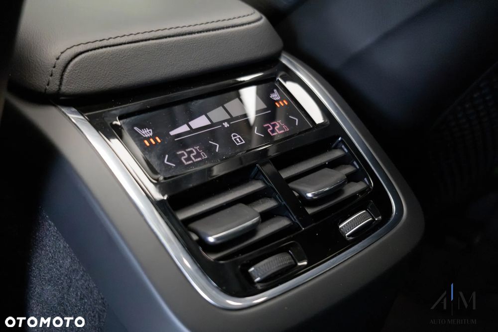 Volvo XC 60 B4 D AWD Ultimate Dark - 34