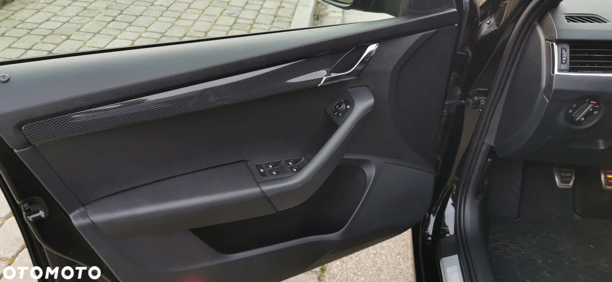 Skoda Octavia Combi 2.0 TDI RS - 18