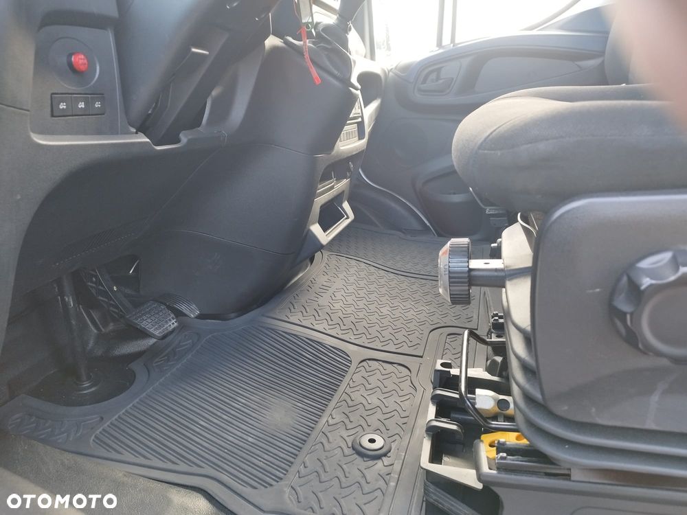 Iveco DAILY - 29