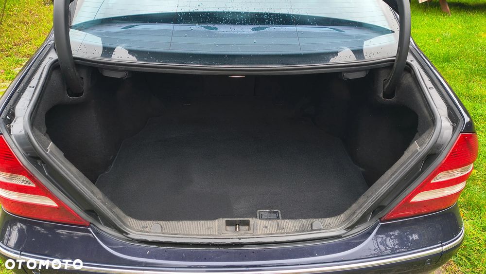 Mercedes-Benz Klasa C 180 T Kompressor Avantgarde - 28