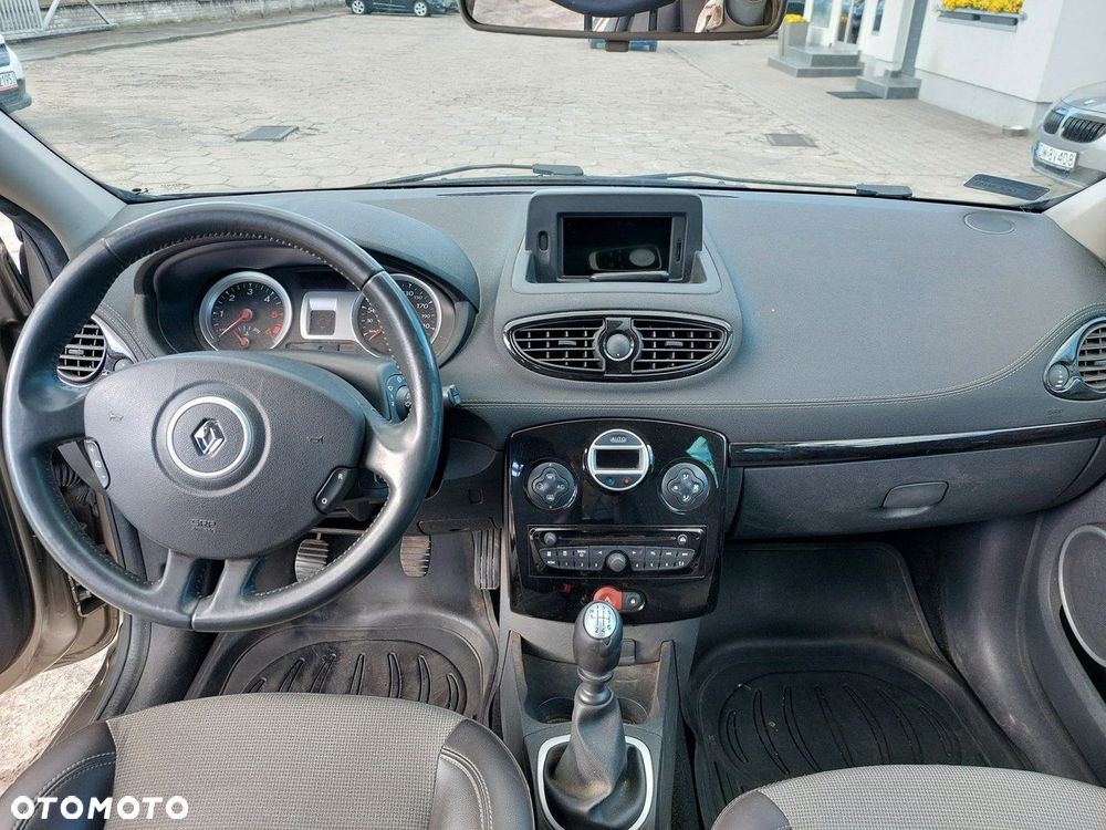 Renault Clio - 16